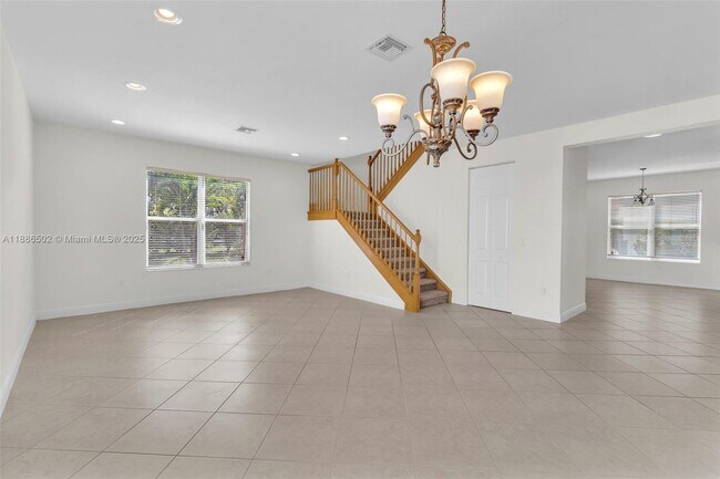 Building Photo - 5271 SW 173rd Ave