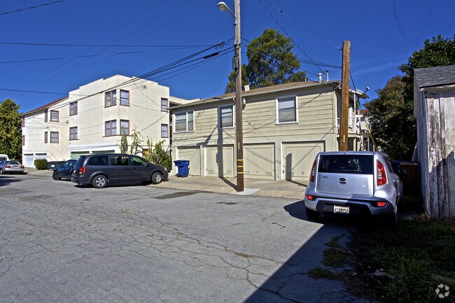 Building Photo - 360 Lafayette Ave