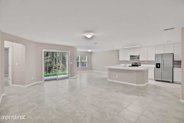 Building Photo - 3 br, 2 bath House - 12575 R Creekside Man...