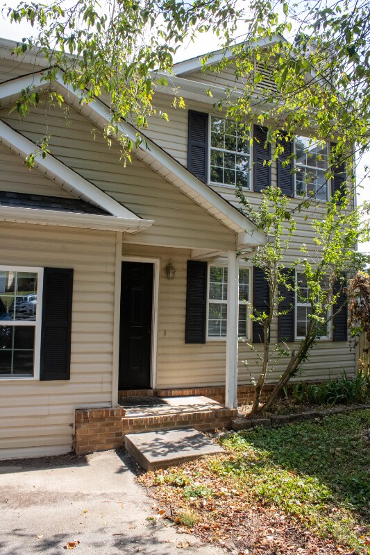 Foto del edificio - 9201 Shady Bend Ln
