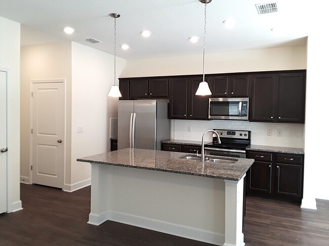 Building Photo - 4343 Reisswood Loop