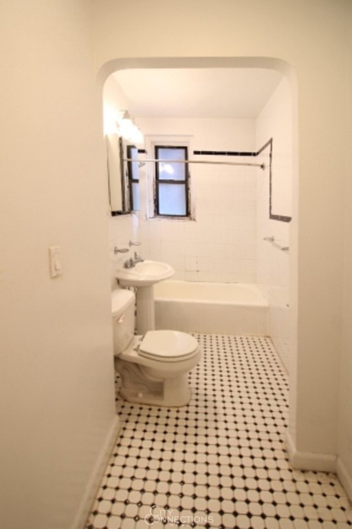 Building Photo - 212 W 22nd St