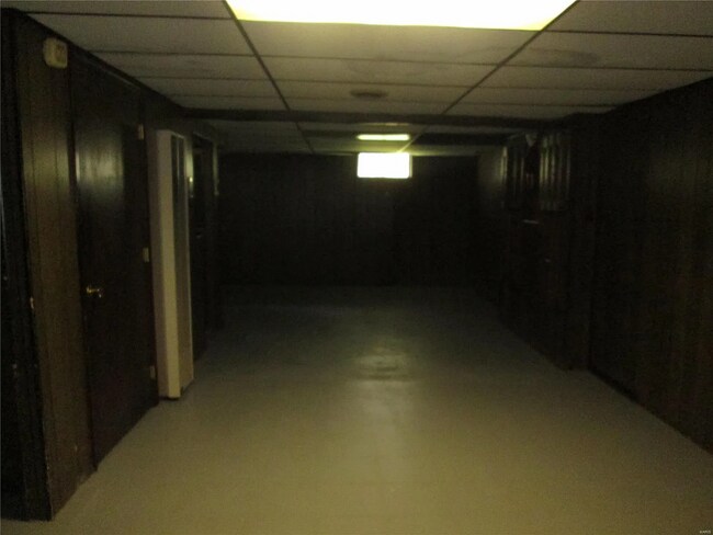 Building Photo - Move in Ready