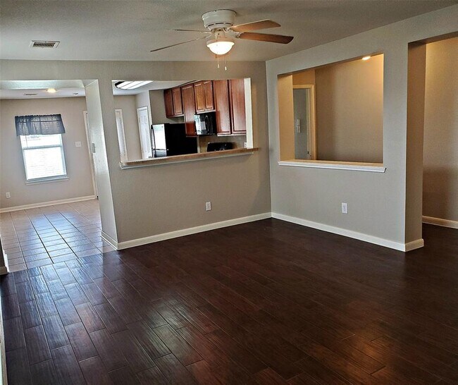 Building Photo - 16519 Hollygate Ln