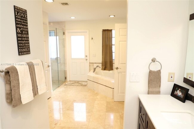 Foto del edificio - 2138 Harbor Way