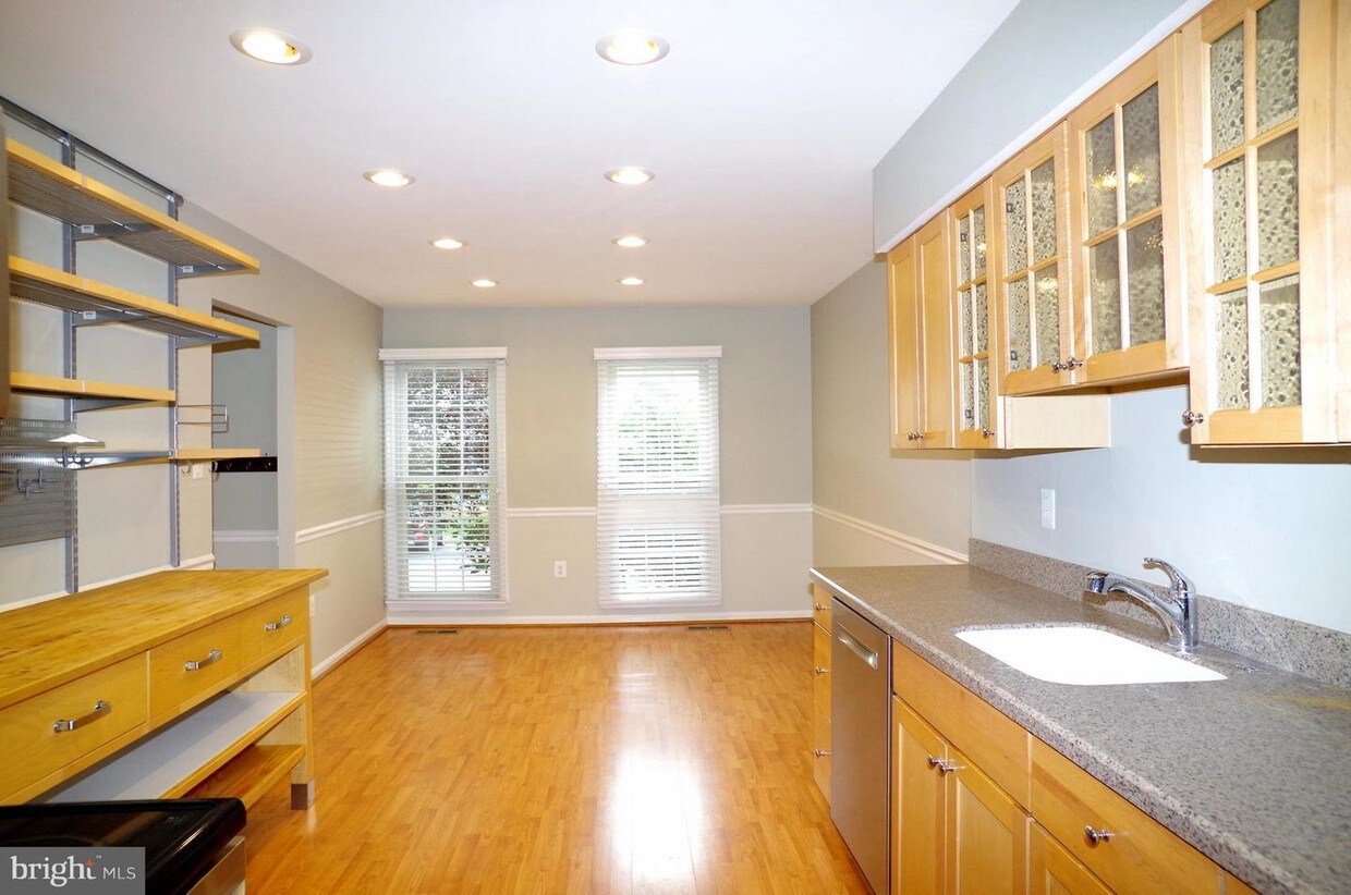 Primary Photo - 9965 Longford Ct