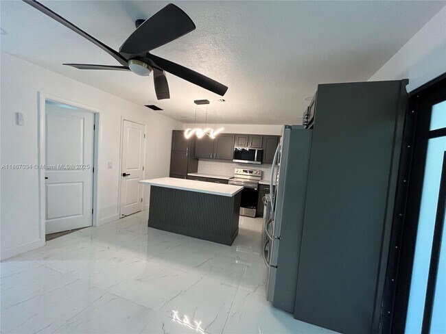 Foto del edificio - 4661 NW 4th St