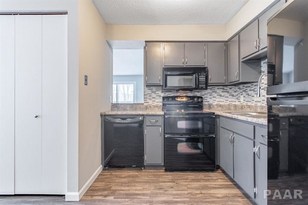 Primary Photo - 2622 W Willowlake Dr