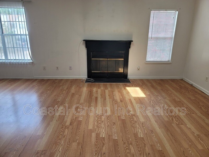 Foto principal - 1424 Deerpond Ln