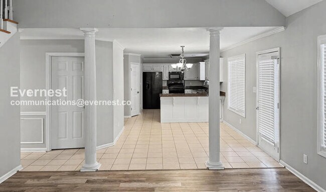 Building Photo - Limited Time Special Offer / 4 Bed, 2.5 Bath Home with Garage / Pet-Friendly / Vouchers Accepted ...