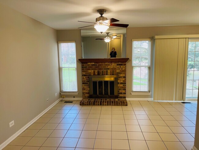 Building Photo - 36138 N Springbrook Ln