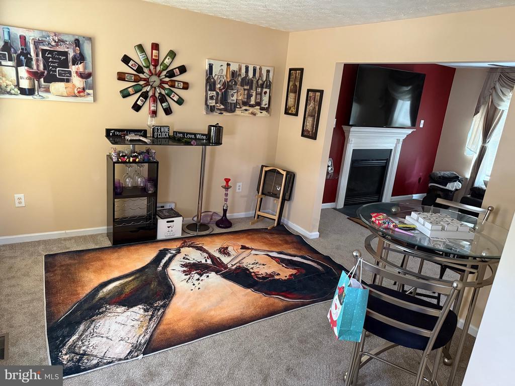 Foto principal - 5435 Sir Douglas Dr