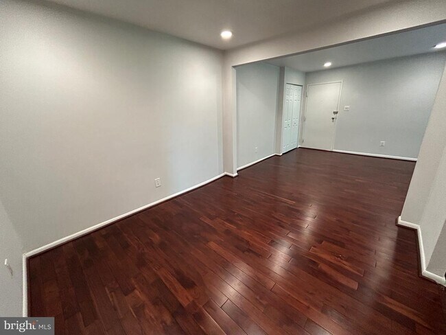 Foto del edificio - 3314 Woodburn Village Dr