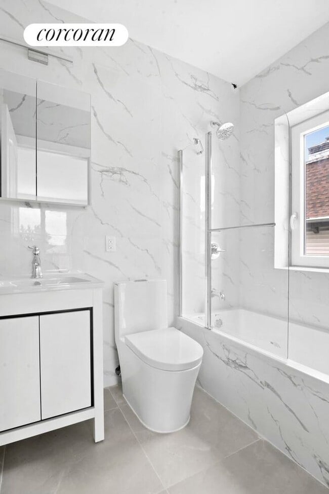 Foto del edificio - 576 Lenox Rd