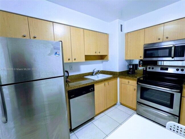 Building Photo - 9195 Collins Ave