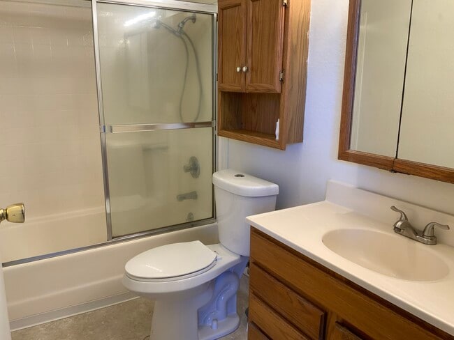 Master bath - 1233 Lerida Way
