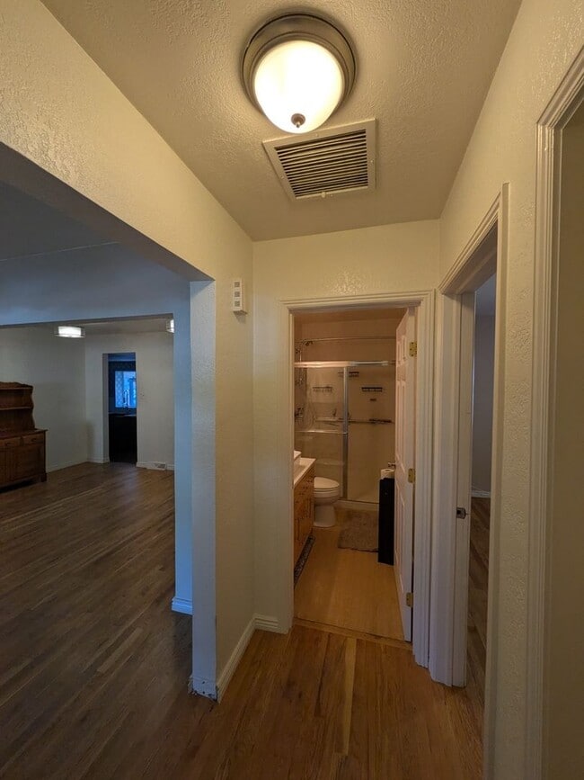 Foto del edificio - 4209 S Sherman St