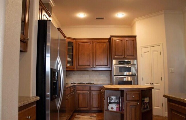 Foto del edificio - 20600 Highland Lake Dr