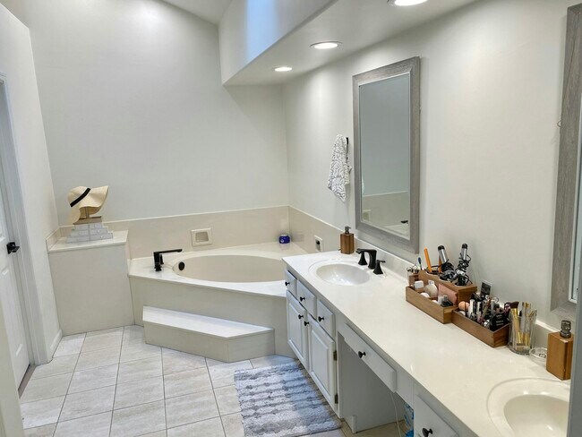 Foto del edificio - 6713 E Kelton Ln