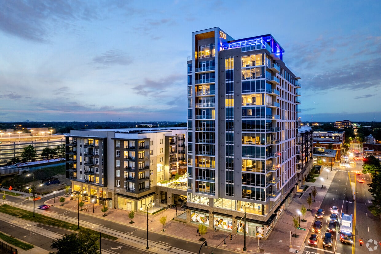 500 West Trade - 500 W Trade St Charlotte, NC 28202 | Apartments.com