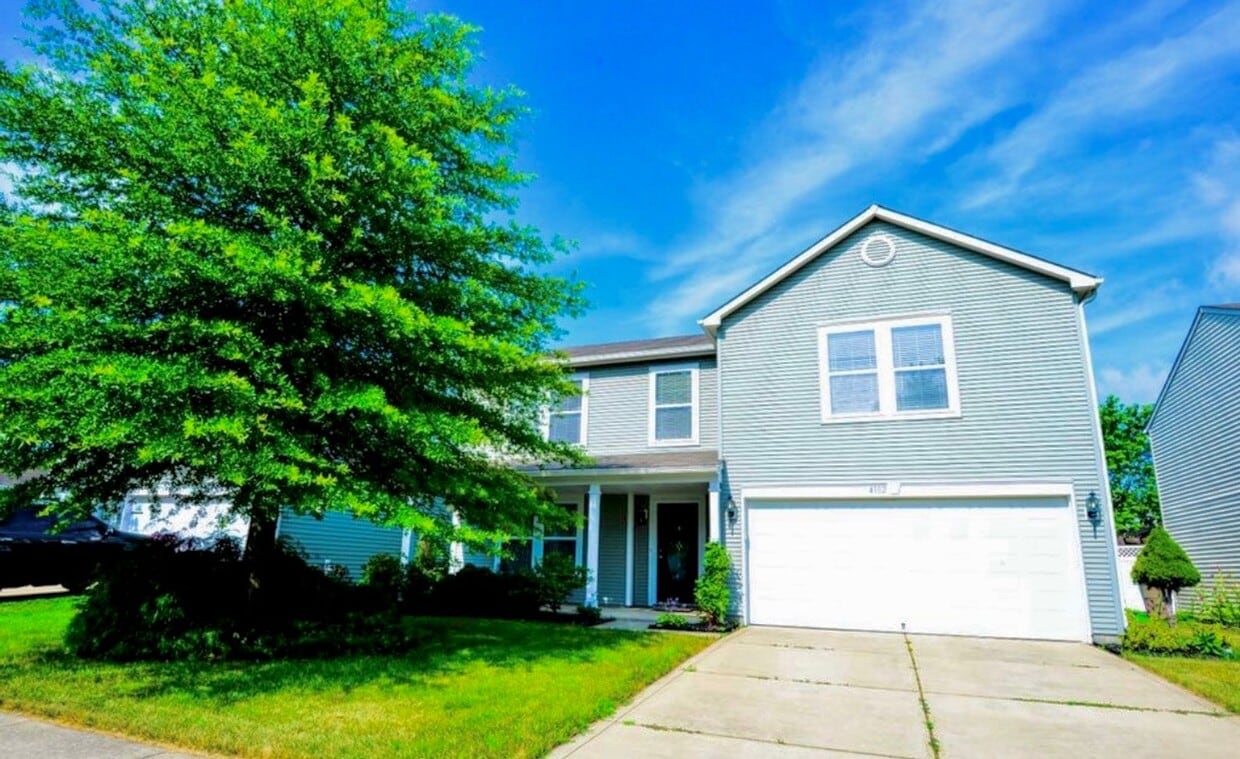 SPACIOUS 2 STORY HOUSE - SPACIOUS 2 STORY HOUSE