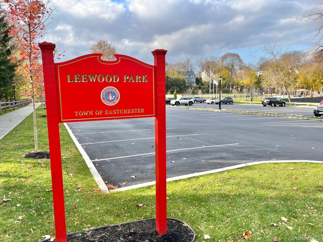 Foto del edificio - 153 Montgomery Ave