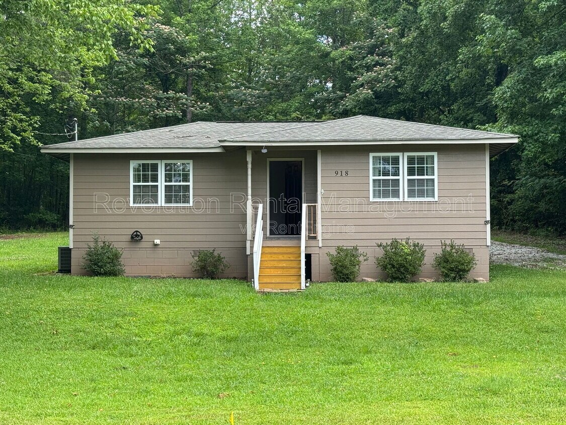 Primary Photo - 918 Poplar Rd