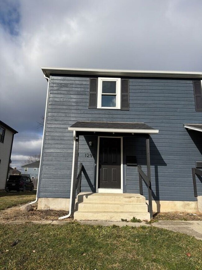 Building Photo - 1292 E 25th Ave