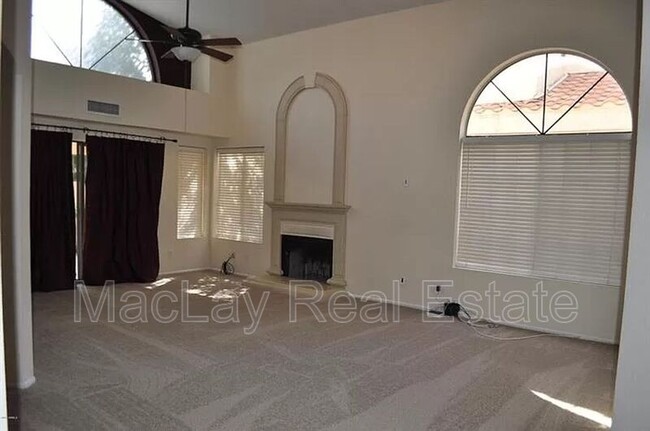 Building Photo - 65 W Greentree Dr