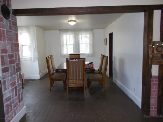 Building Photo - 319 Grawtown Rd