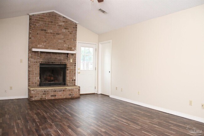 Foto del edificio - 7608 Wilshire Rd