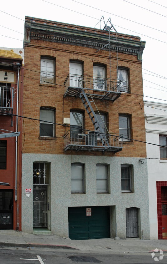 Primary Photo - 966-968 Washington St