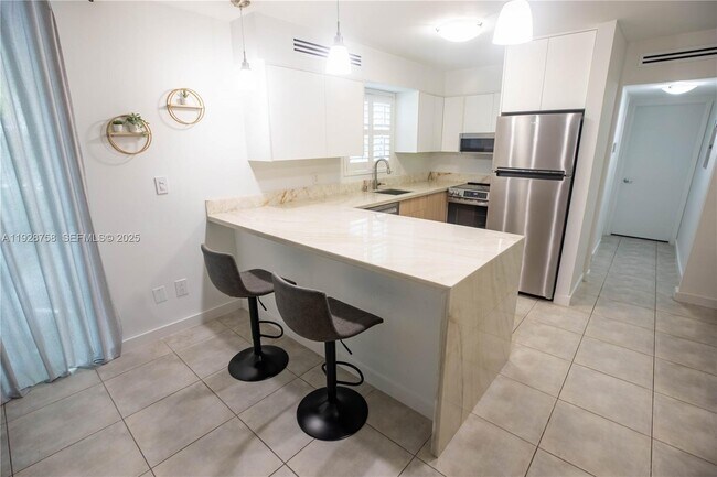 Foto del edificio - 777 NE 62nd St