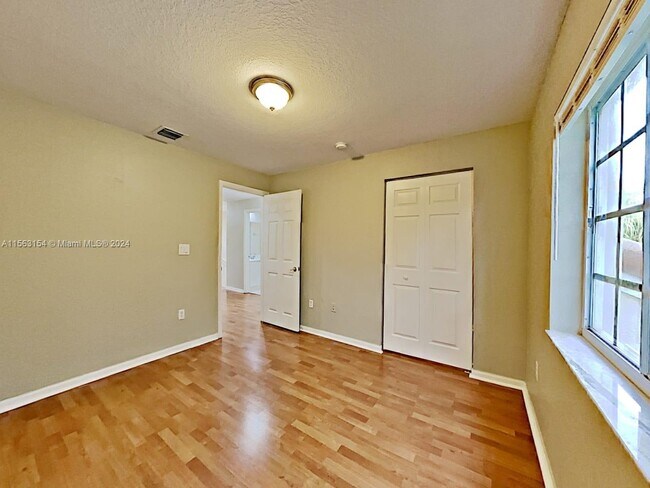 Building Photo - 18710 SW 25th Ct