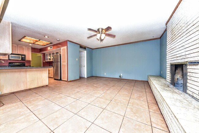 Foto del edificio - 8512 Shaver Dr