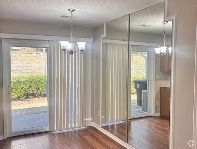Building Photo - 108 Mangum Cir