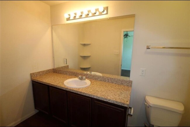 Foto del edificio - 6014 Brenwood Trails Ln