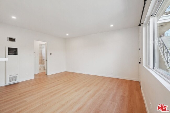 Foto del edificio - 1635 Colby Ave