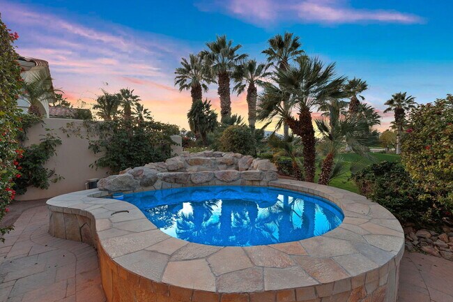 Foto del edificio - 704 Mission Creek Dr
