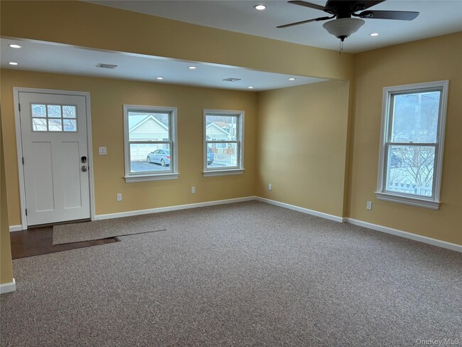 Foto del edificio - 45 Waterstone Rd