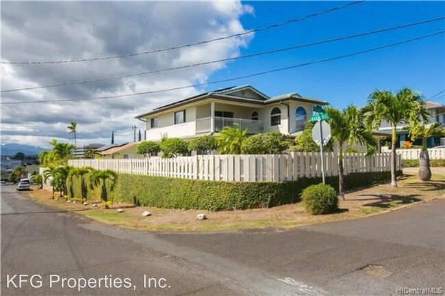 Building Photo - 4 br, 3 bath House - 98-124 Keanae Street