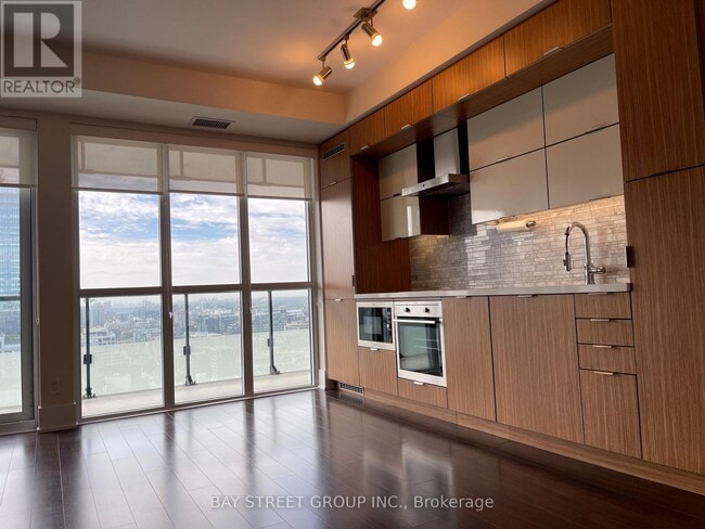 Building Photo - 300 Front St W