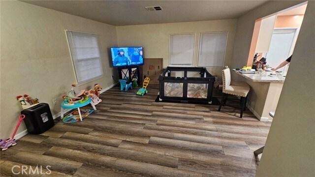 Foto del edificio - 136 S Marcile Ave