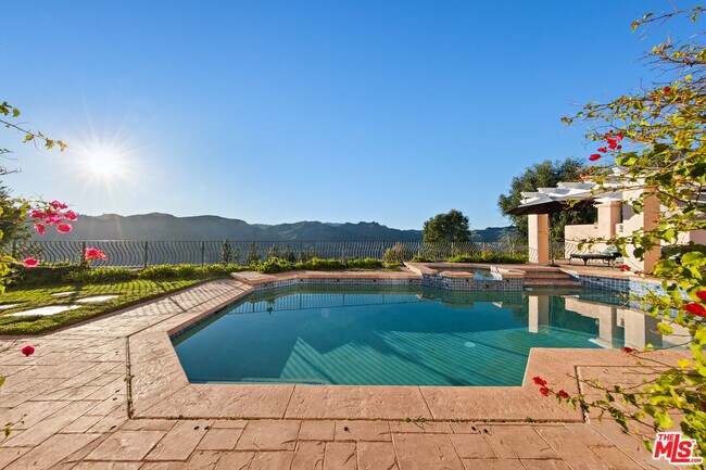 Foto del edificio - 1415 Cuesta Linda Dr