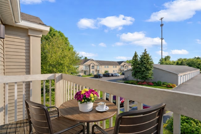 Building Photo - River Club