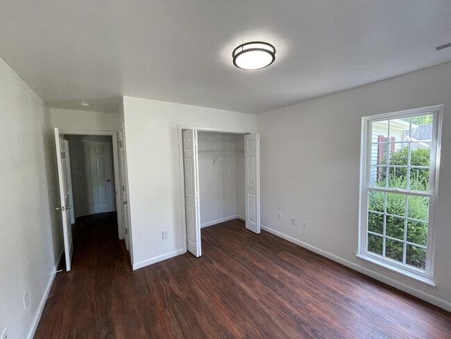 Building Photo - 206 Dusty Dr