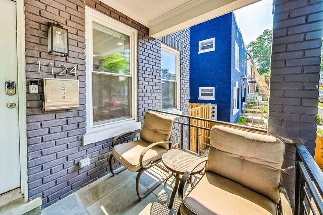 Foto del edificio - 1124 Owen Pl NE