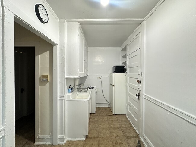 Foto del edificio - 3310 W Schubert Ave