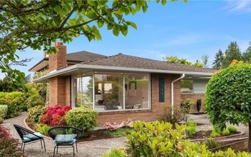 Building Photo - 10665 Durland Ave NE