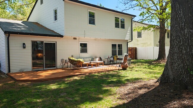 Foto del edificio - 4 Bed 1 Bath Home for Rent in Newport News!
